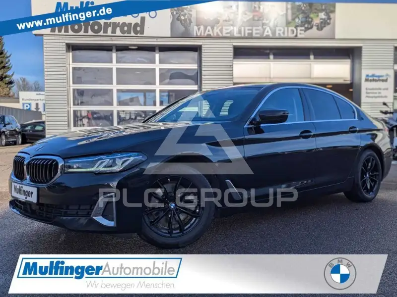 2022 BMW 520