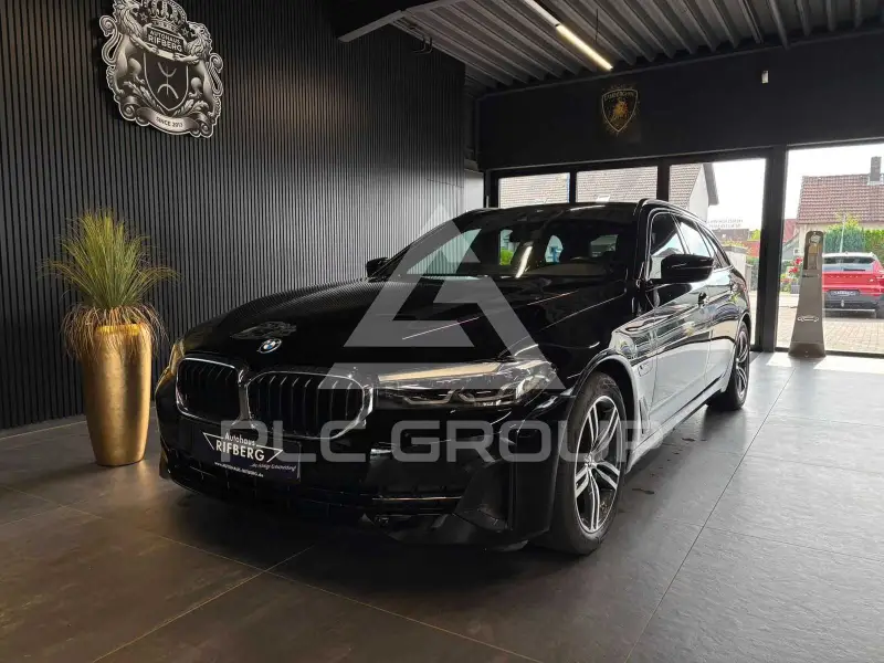 2022 BMW 520