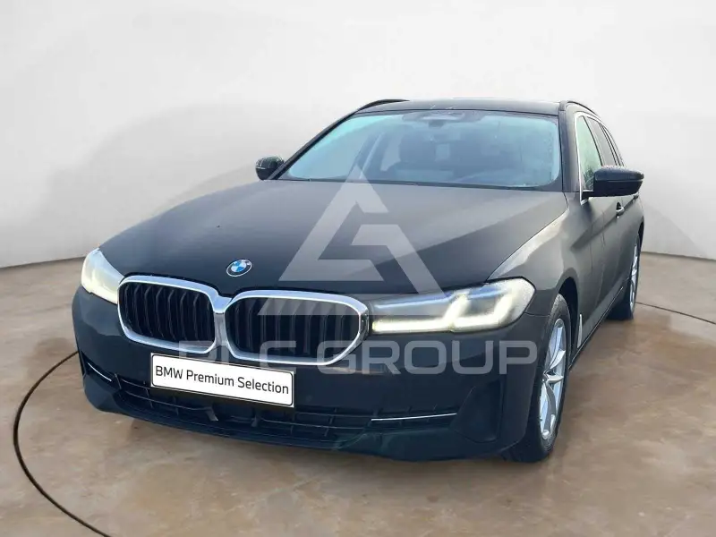 2022 BMW 520