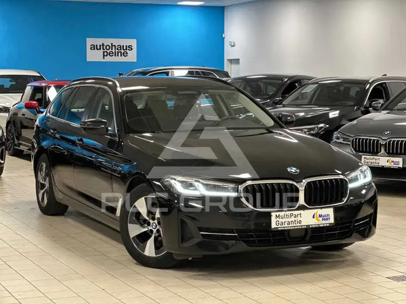 2022 BMW 520