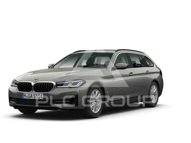 2022 BMW 520