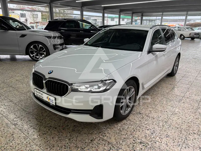 2022 BMW 520