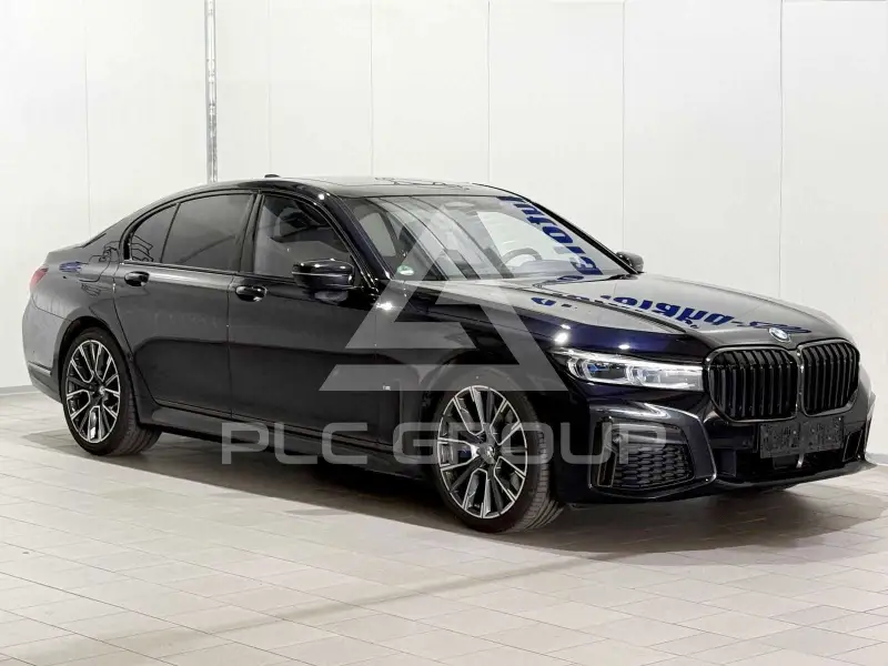 2022 BMW 730