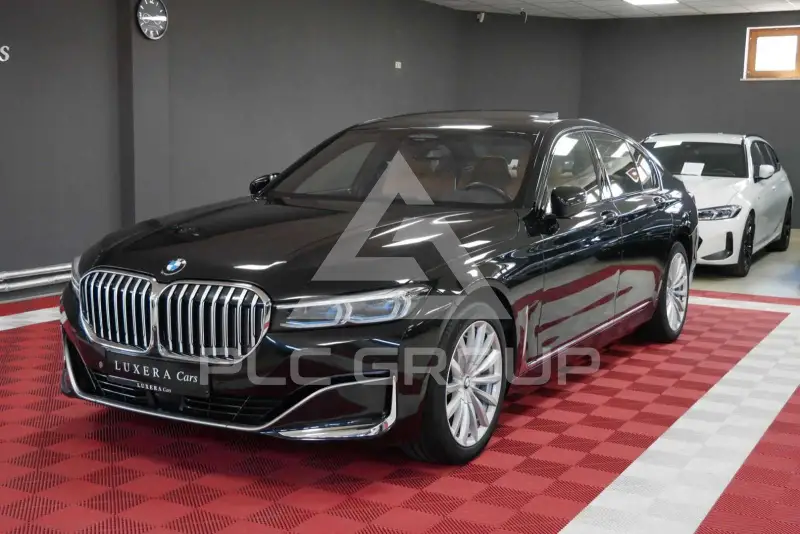 2022 BMW 730