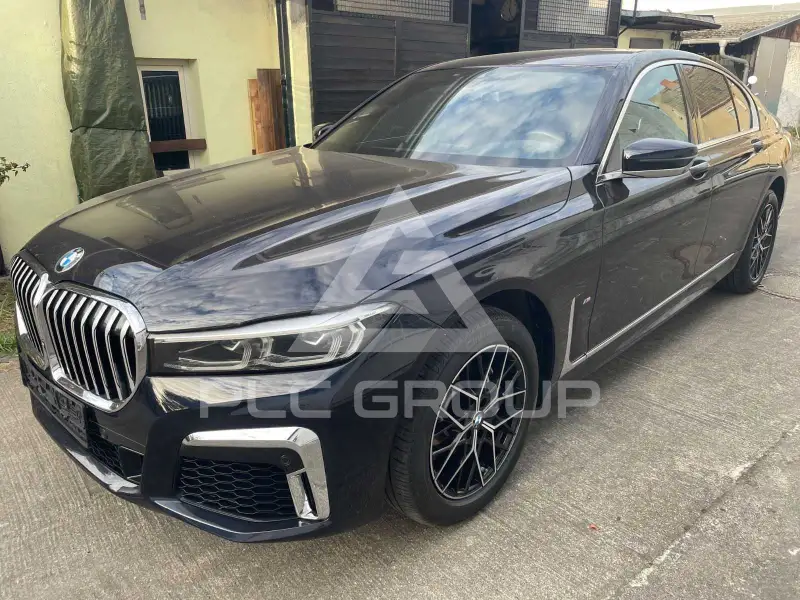 2022 BMW 730