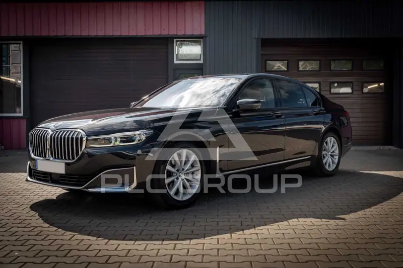 2022 BMW 730