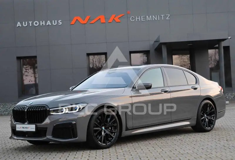 2022 BMW 730
