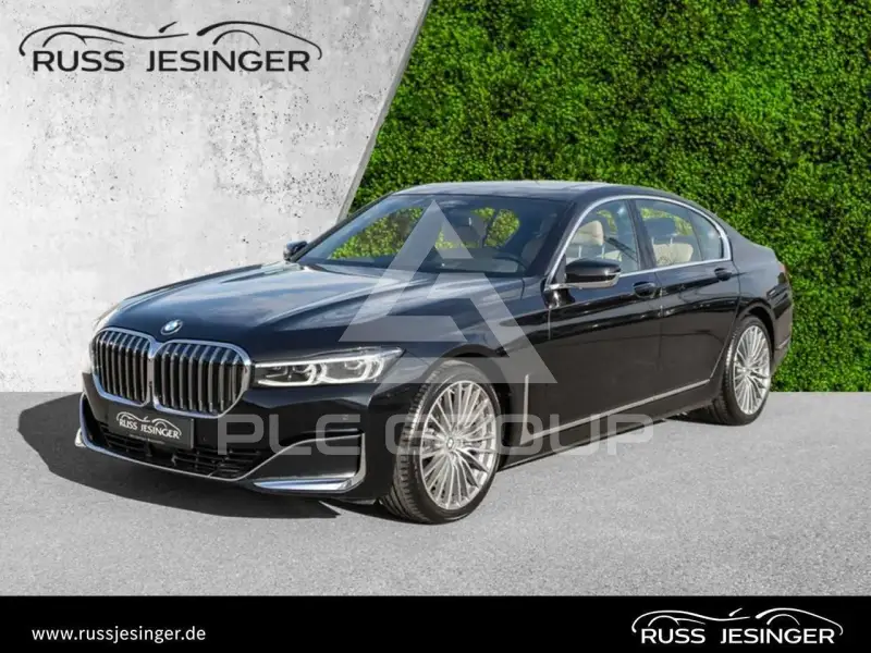 2022 BMW 730