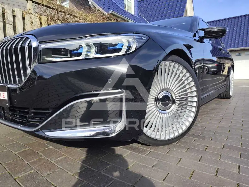 2022 BMW 730
