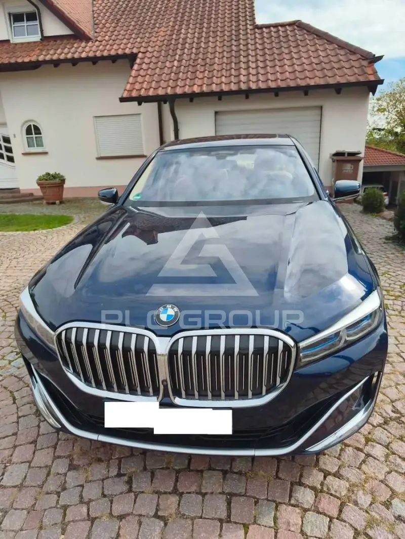 2022 BMW 730