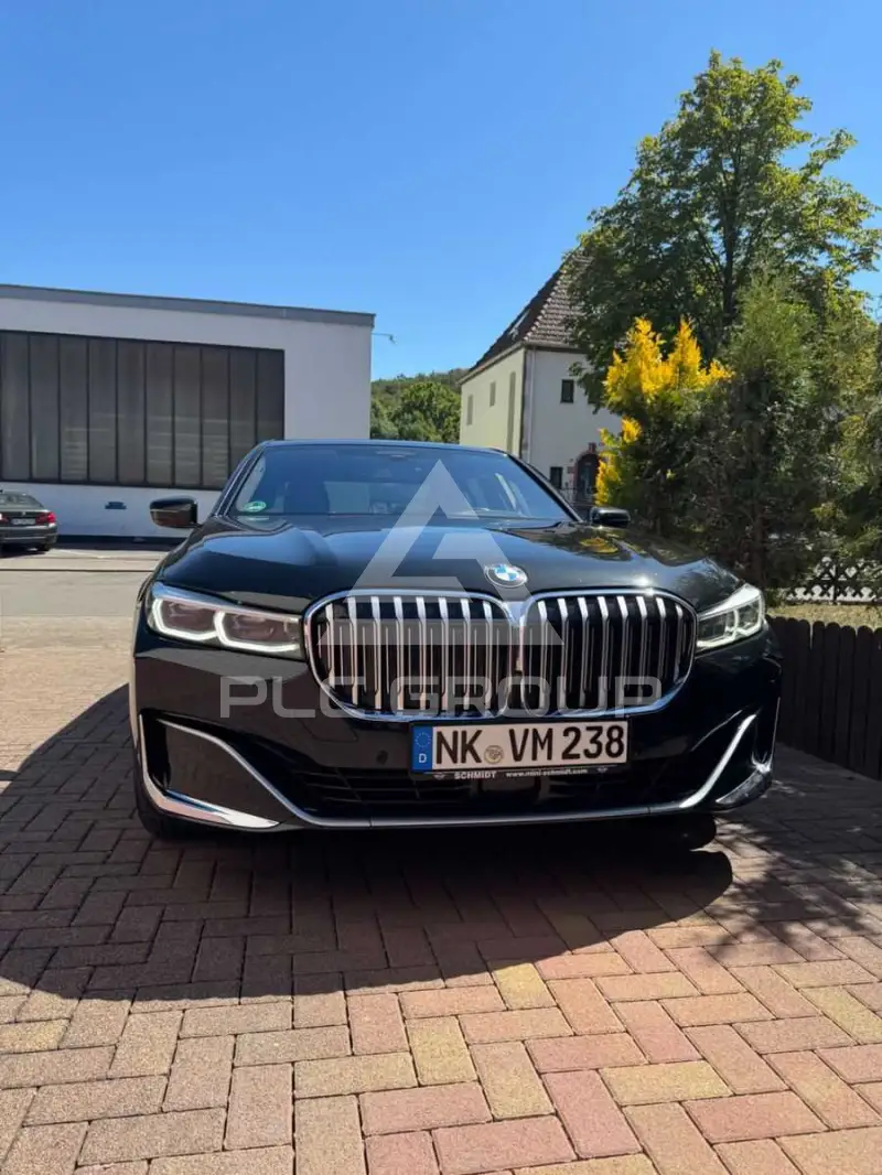 2022 BMW 730