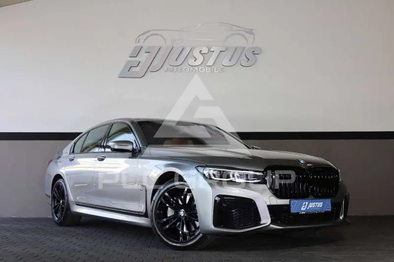 2022 BMW 730
