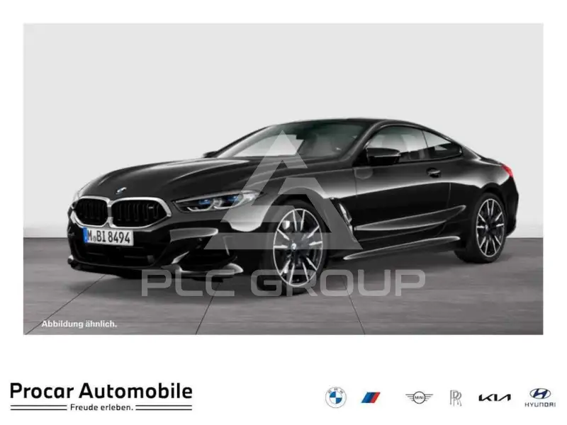 2022 BMW M8