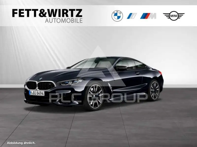 2022 BMW M8
