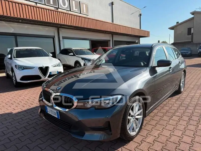 2022 BMW 318