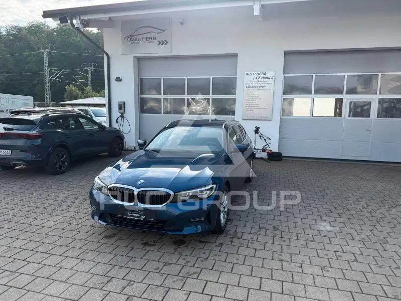 2022 BMW 318