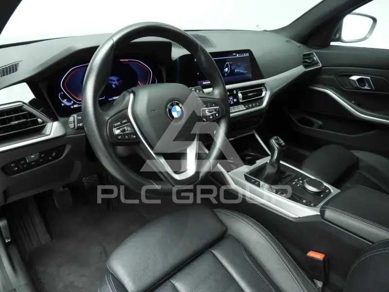 2022 BMW 318