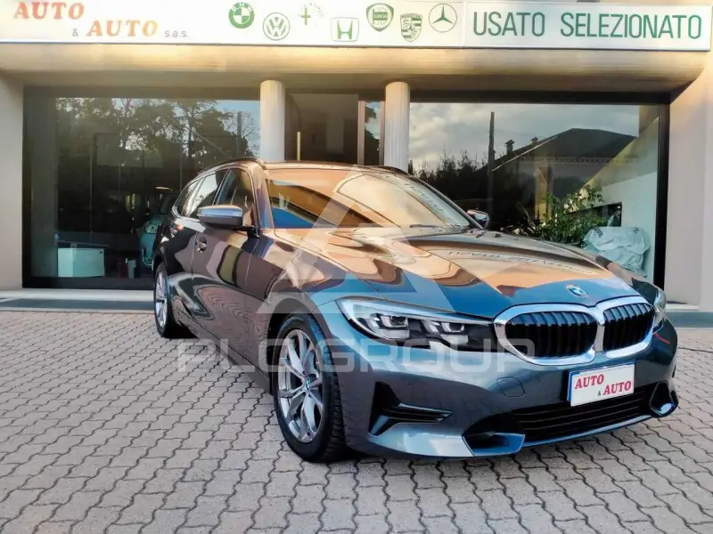 2022 BMW 318