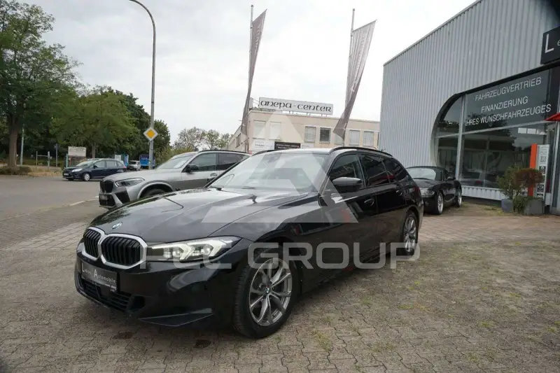 2022 BMW 318