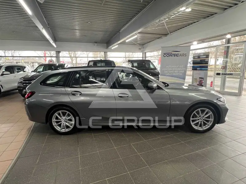 2022 BMW 318