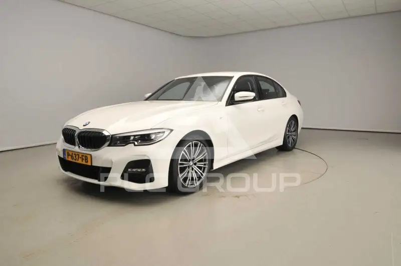 2022 BMW 318