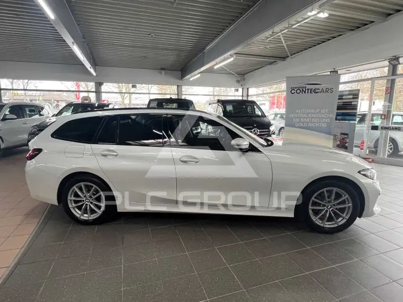 2022 BMW 318