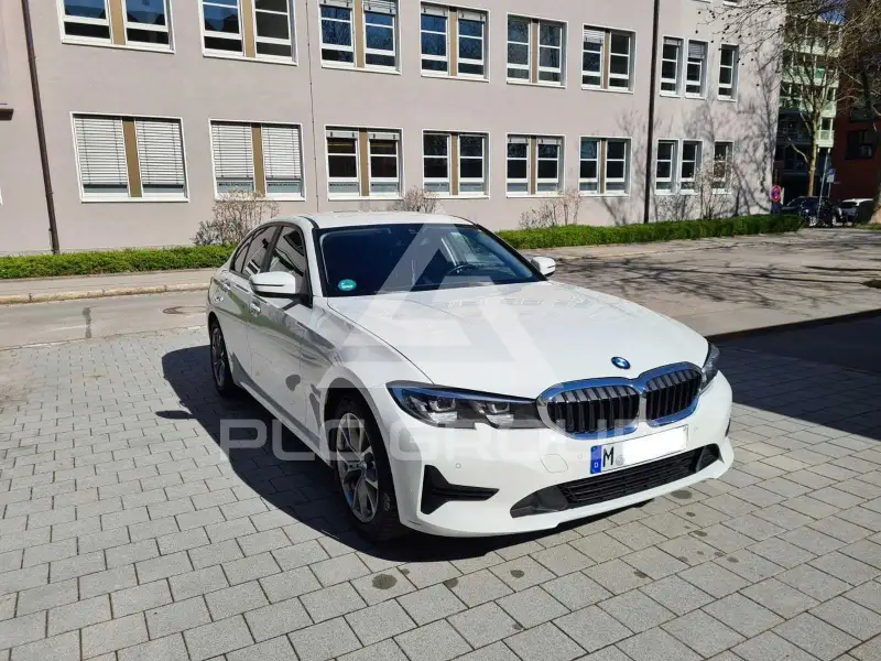 2022 BMW 318