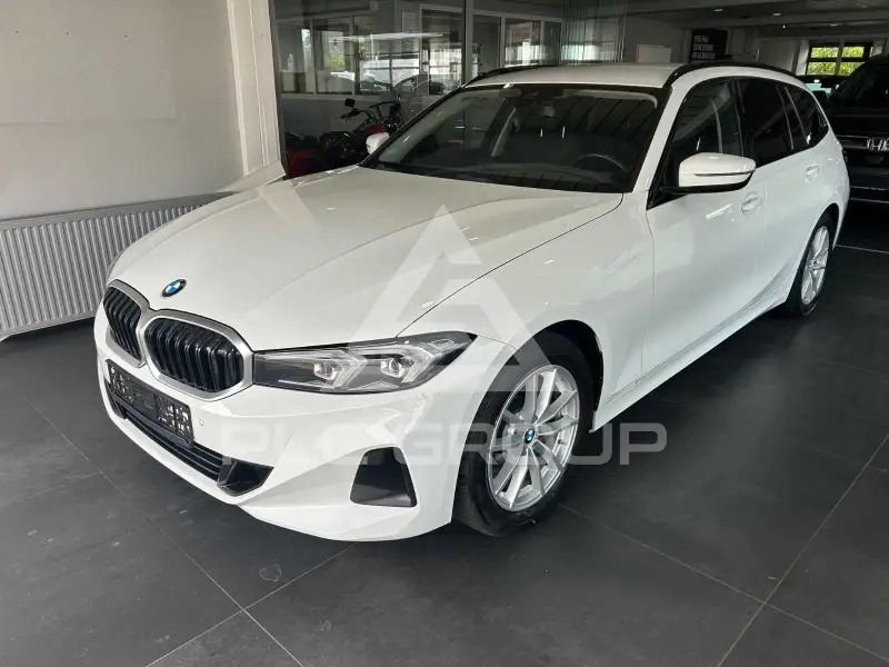 2023 BMW 318