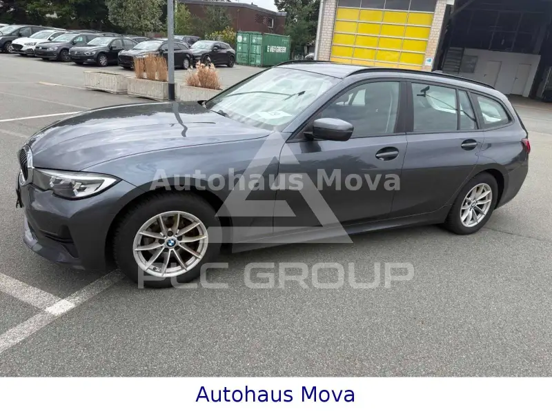 2022 BMW 318