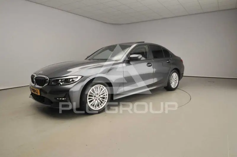 2022 BMW 318