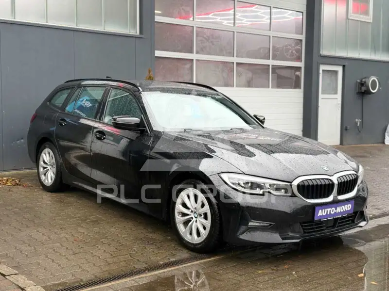 2022 BMW 318