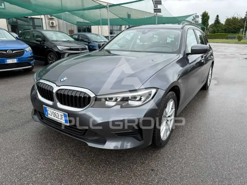 2022 BMW 318