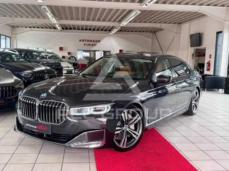 2022 BMW 745