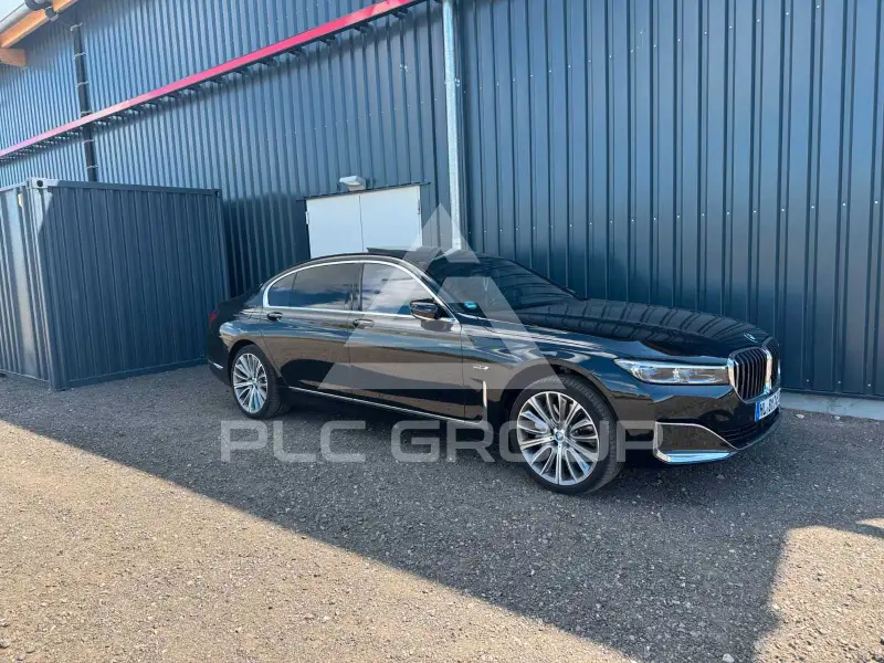 2022 BMW 745