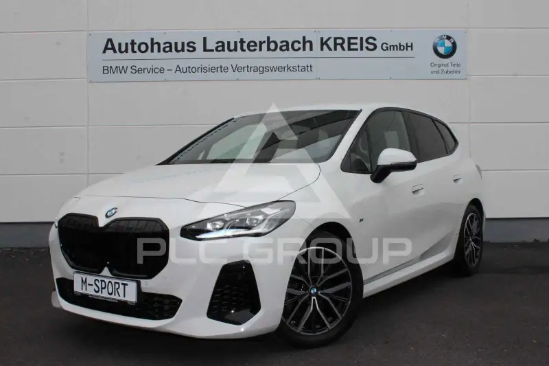 2022 BMW 220