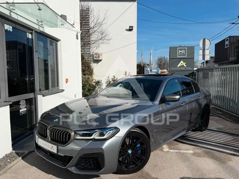 2022 BMW 550M