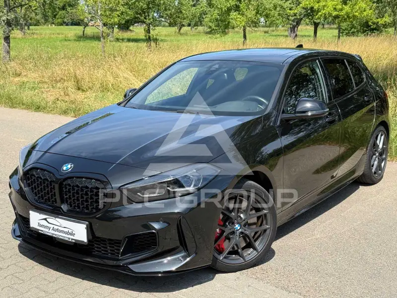 2022 BMW M1