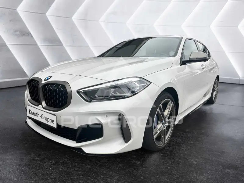 2022 BMW M1