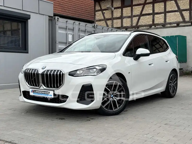 2022 BMW 218
