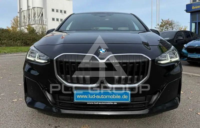 2022 BMW 218