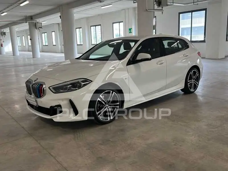 2022 BMW 120