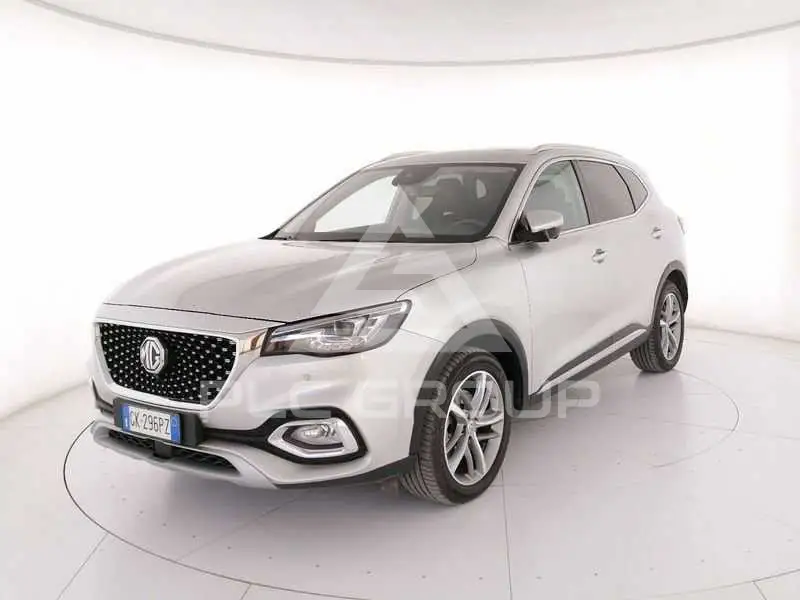 2022 MG HS