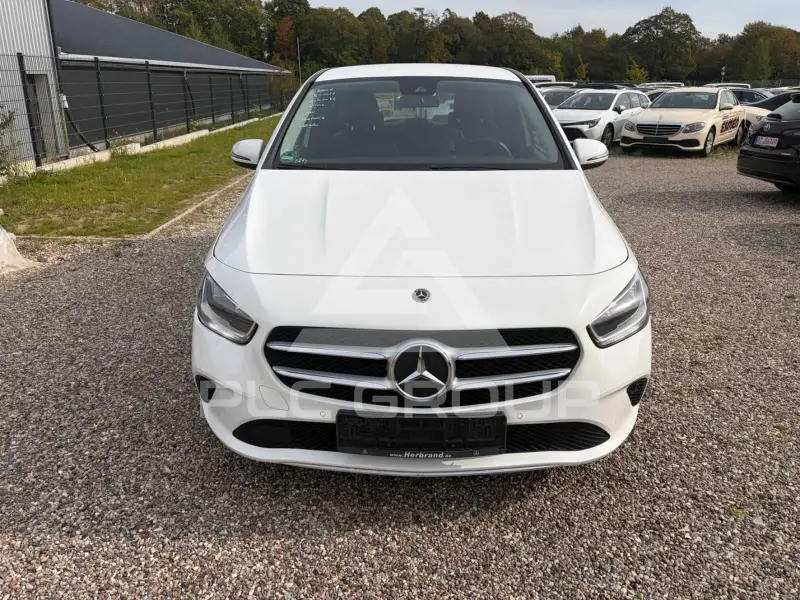 2022 Mercedes Benz B 200
