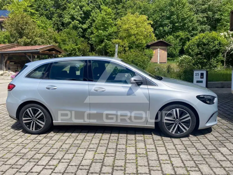 2022 Mercedes Benz B 200