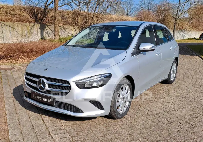 2022 Mercedes Benz B 200