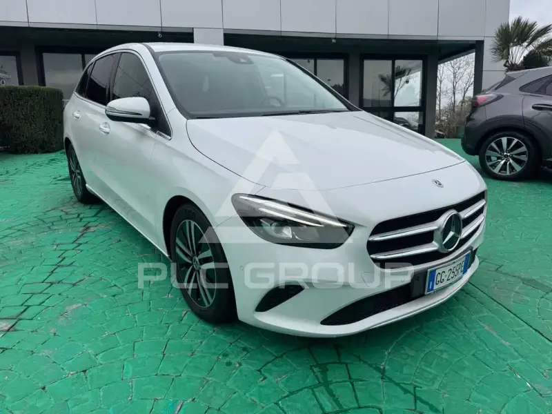 2022 Mercedes Benz B 200
