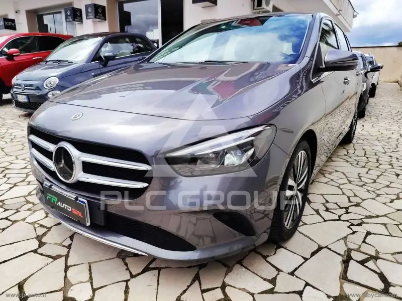 2022 Mercedes Benz B 200