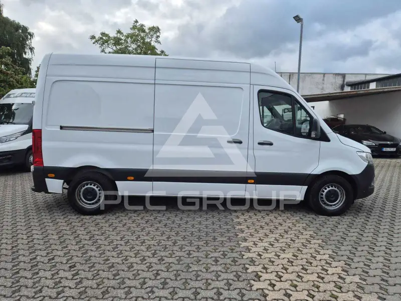 2022 Mercedes Benz Sprinter