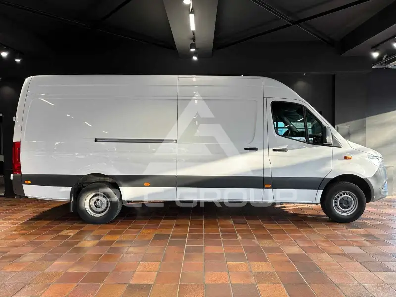2022 Mercedes Benz Sprinter