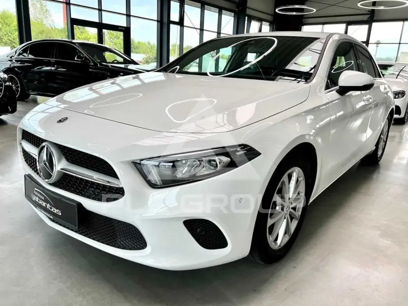 2022 Mercedes Benz A 180